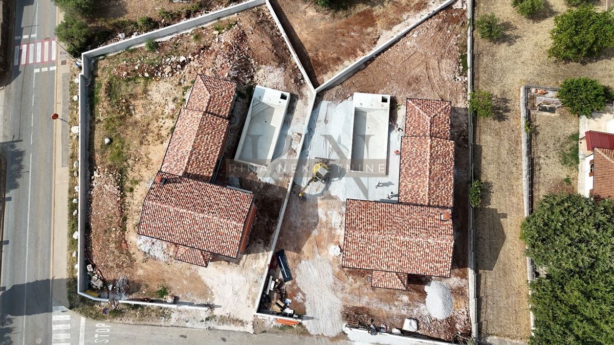 Istra – Poreč: Luksuzna moderna vila z bazenom in pogledom na morje