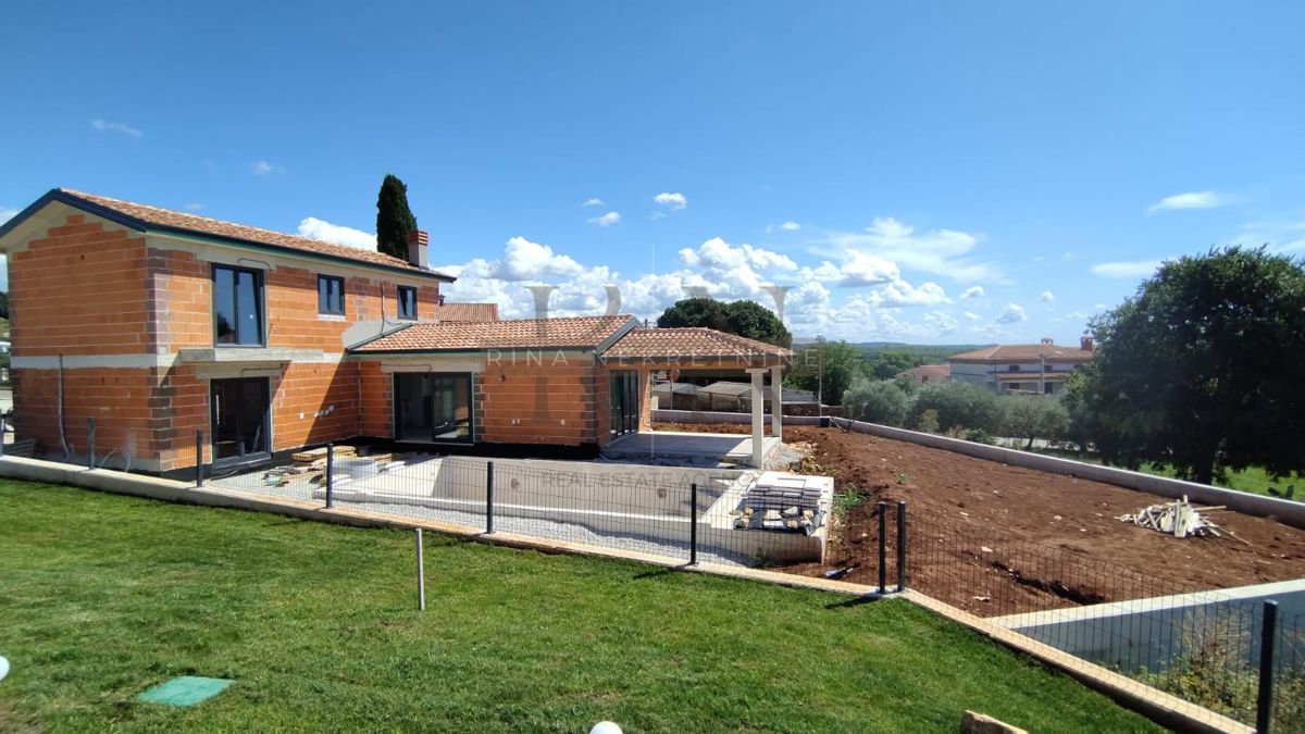 Istra – Poreč: Luksuzna moderna vila z bazenom in pogledom na morje