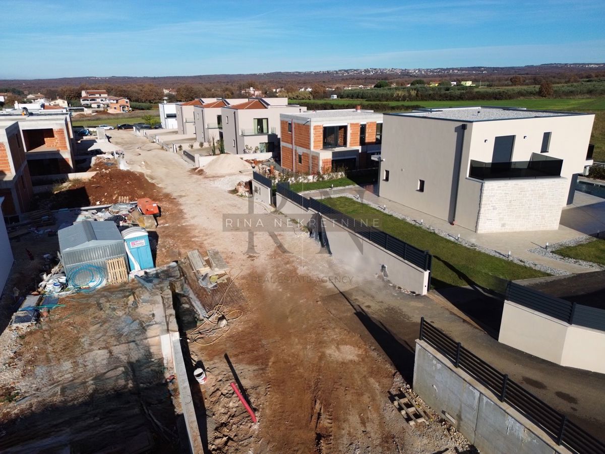 Istra – moderna hiša z bazenom, okolica Poreča