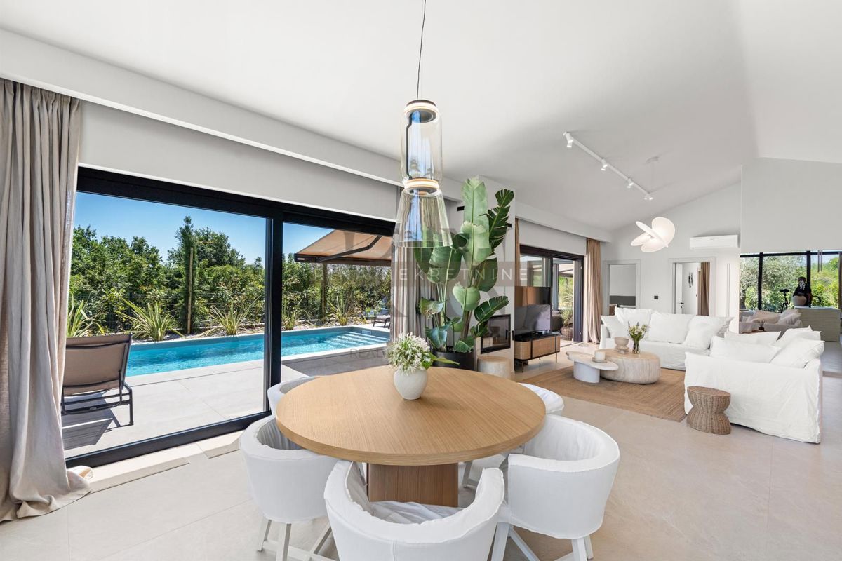 ISTRA, POREČ – Posebna hiša z bazenom