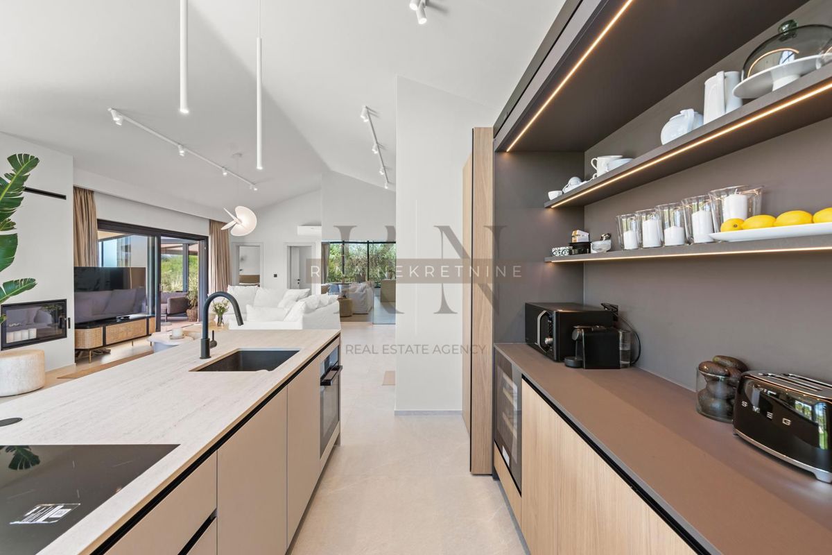 ISTRA, POREČ – Posebna hiša z bazenom