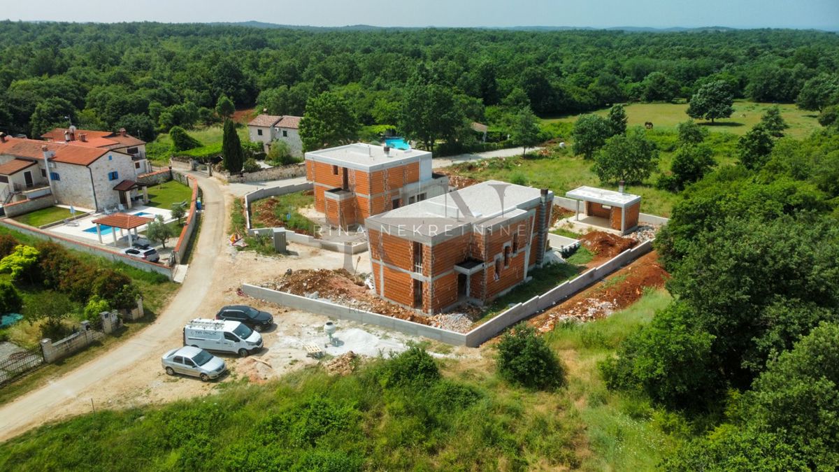ISTRA – POREČ: LUKSUZNA VILA Z BAZENOM NA PRODAJO – BLIZU POREČA