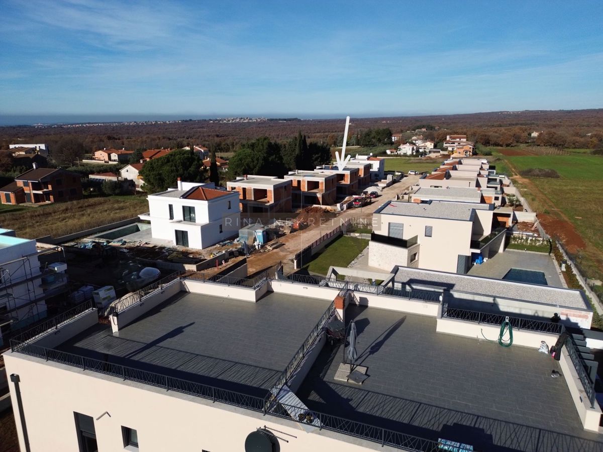 Istra – moderna hiša z bazenom, okolica Poreča