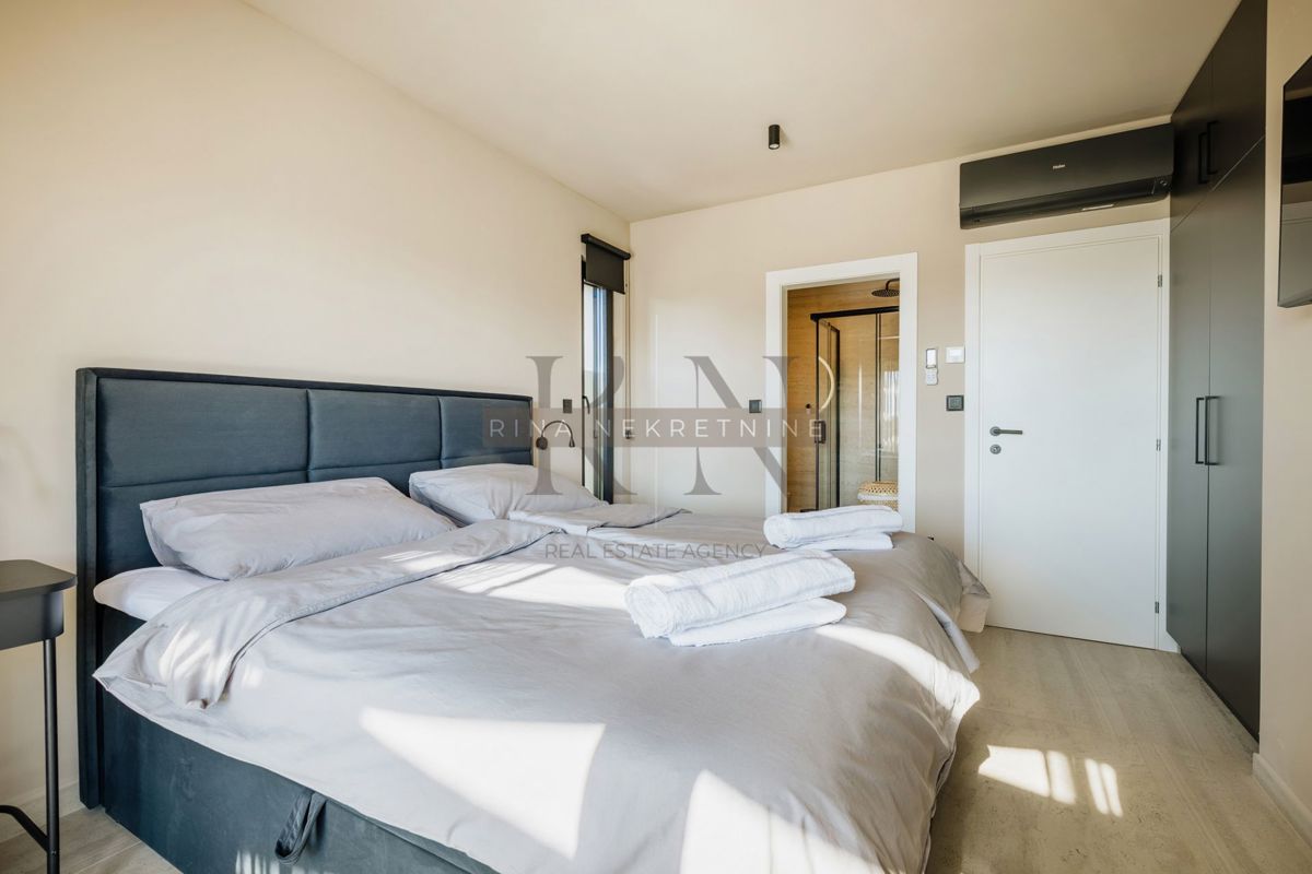 ISTRA - POREČ - NOVA OPREMLJENA VILA 