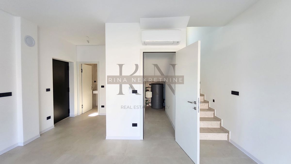 ISTRA – POREČ – STANOVANJE 125 m² Z VRTOM IN POGLEDOM NA MORJE