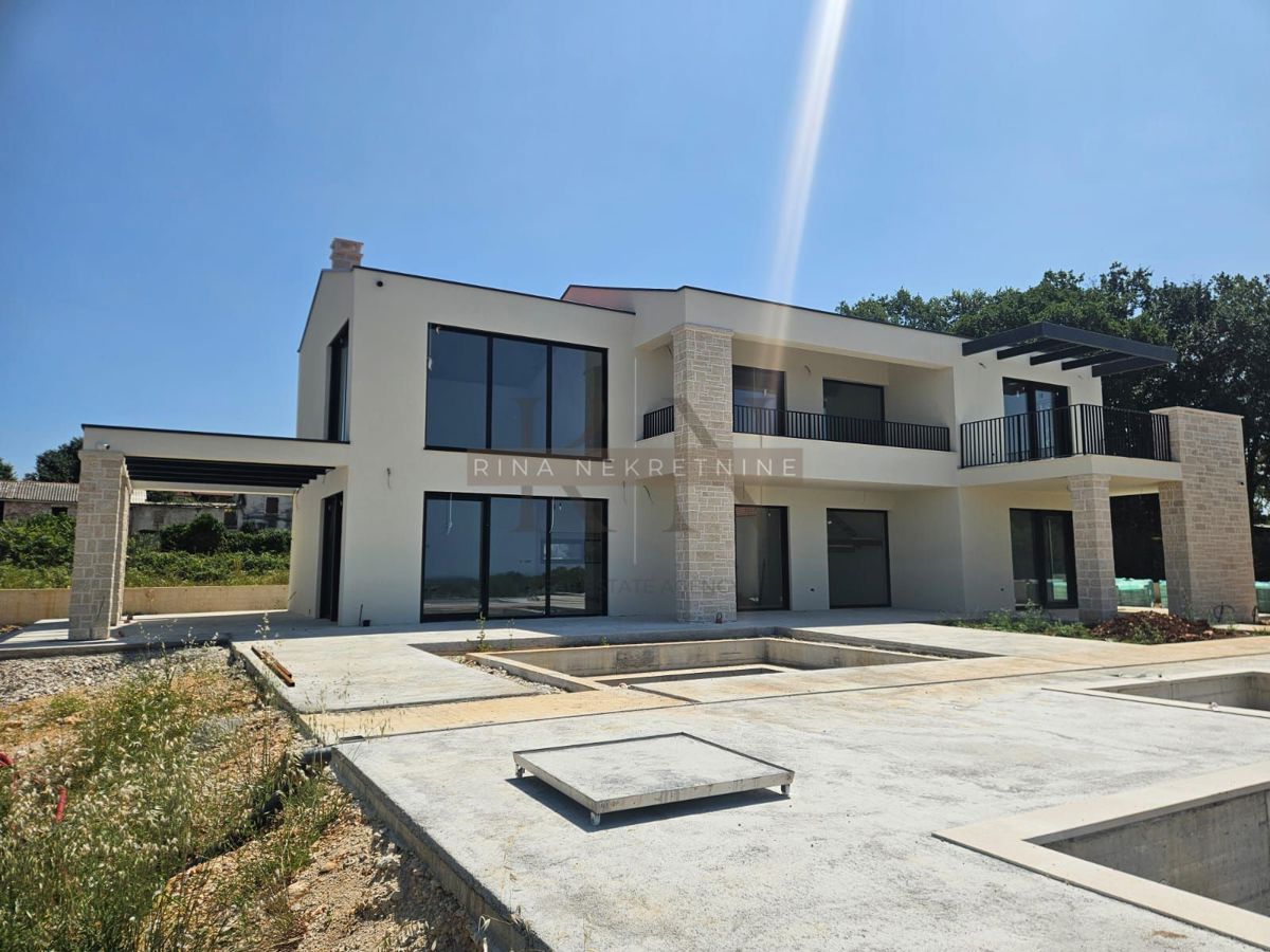 ISTRA - SVETI LOVREČ - EKSKLUZIVNE VILE S POGLEDOM NA ROVINJ!