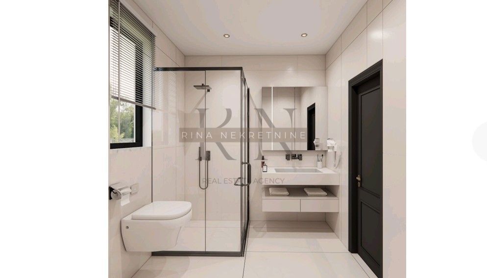 Poreč – Trisobno stanovanje v prvem nadstropju blizu plaže