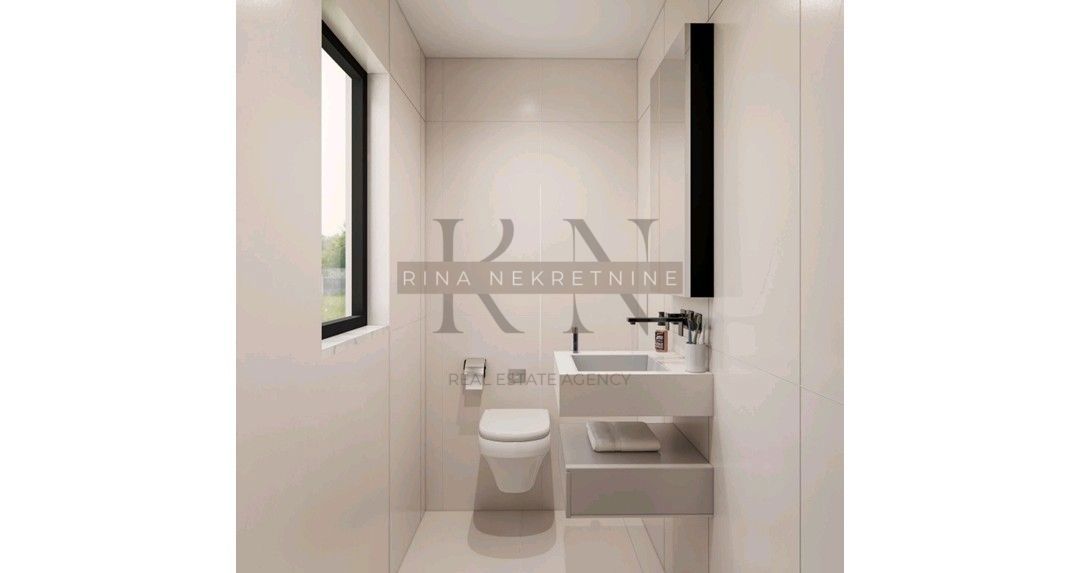 Poreč – Trisobno stanovanje v prvem nadstropju blizu plaže