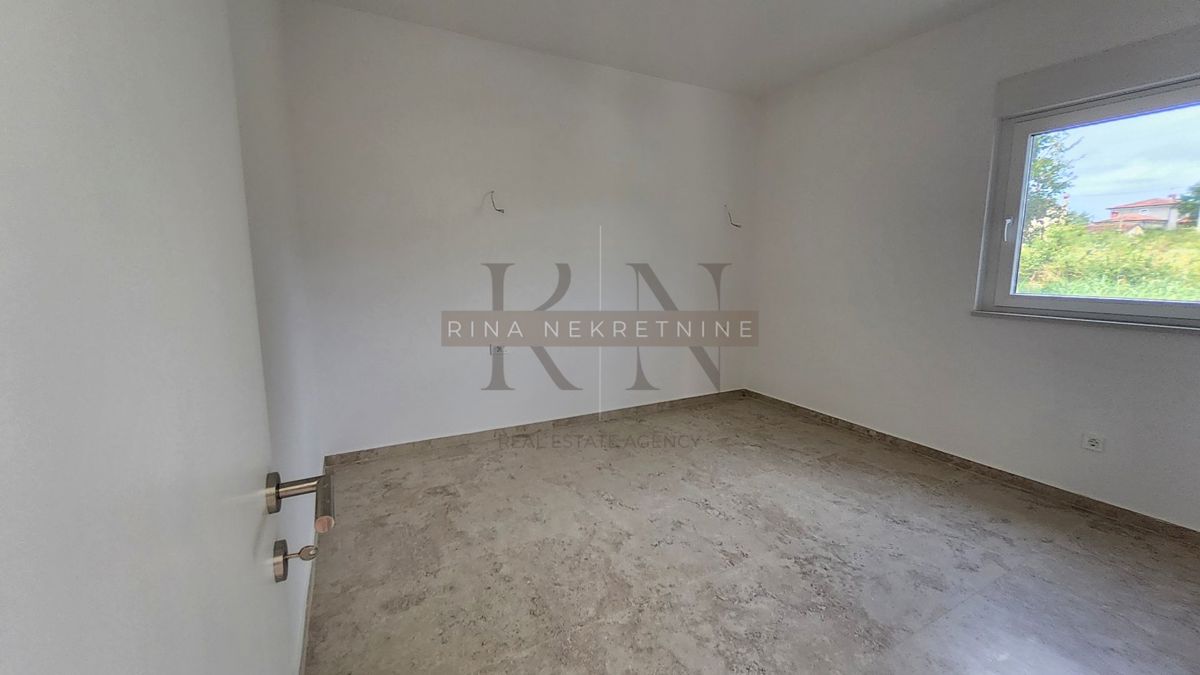 ISTRA-POREČ, STANOVANJE 76,27m2 + VRT