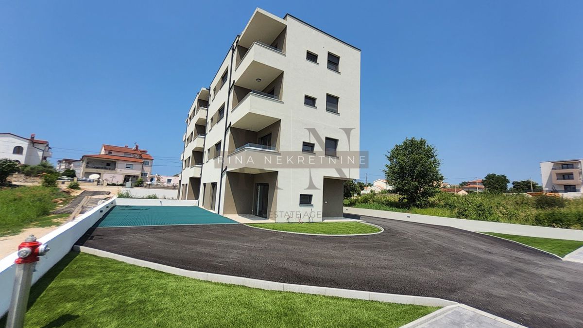 ISTRA-POREČ, STANOVANJE 76,27m2 + VRT