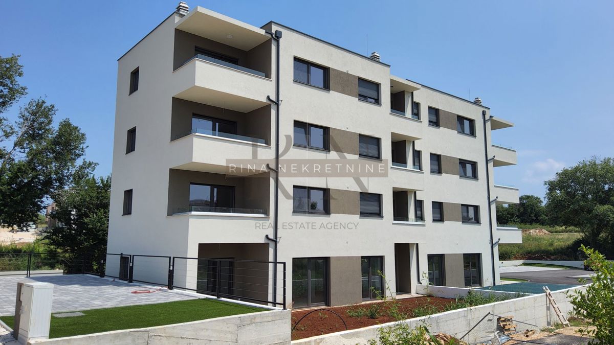 ISTRA-POREČ, STANOVANJE 76,27m2 + VRT