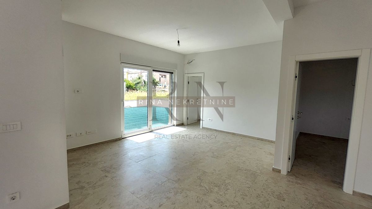 ISTRA-POREČ, STANOVANJE 76,27m2 + VRT