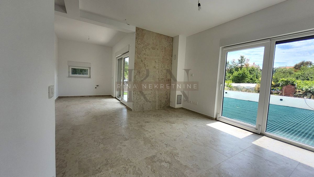 ISTRA-POREČ, STANOVANJE 76,27m2 + VRT