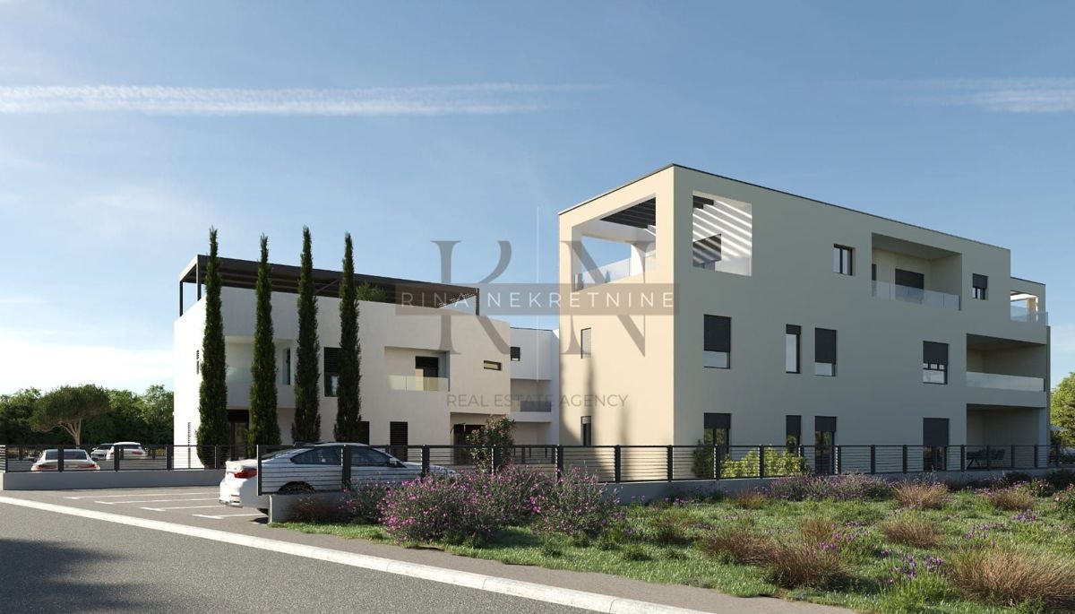 Poreč – Trisobno stanovanje z vrtom blizu plaže