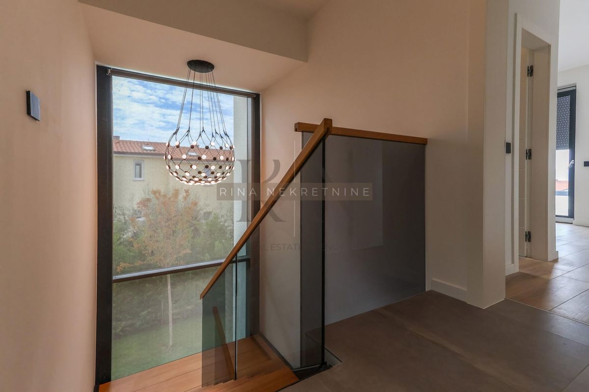 Luksuzna vila Poreč 220 m², bazen, pogled na morje