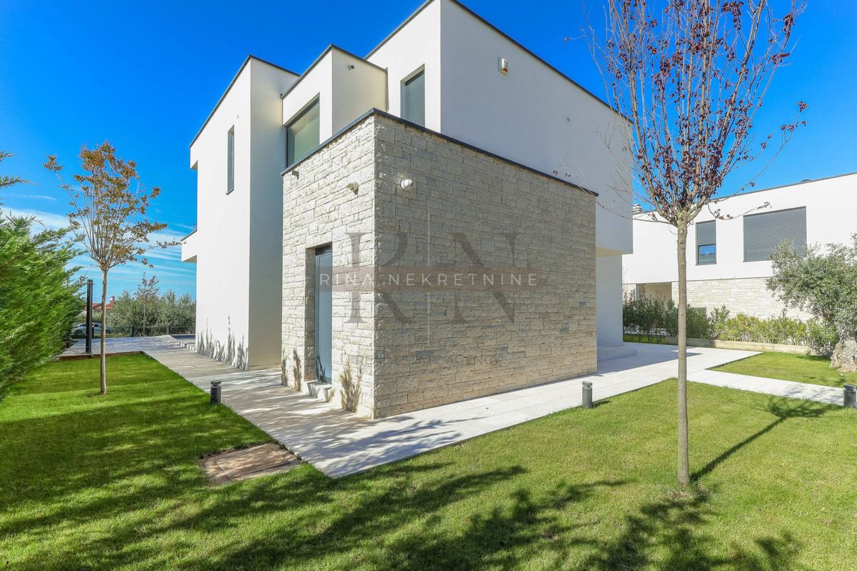 Luksuzna vila Poreč 220 m², bazen, pogled na morje