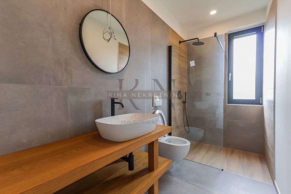 Luksuzna vila Poreč 220 m², bazen, pogled na morje