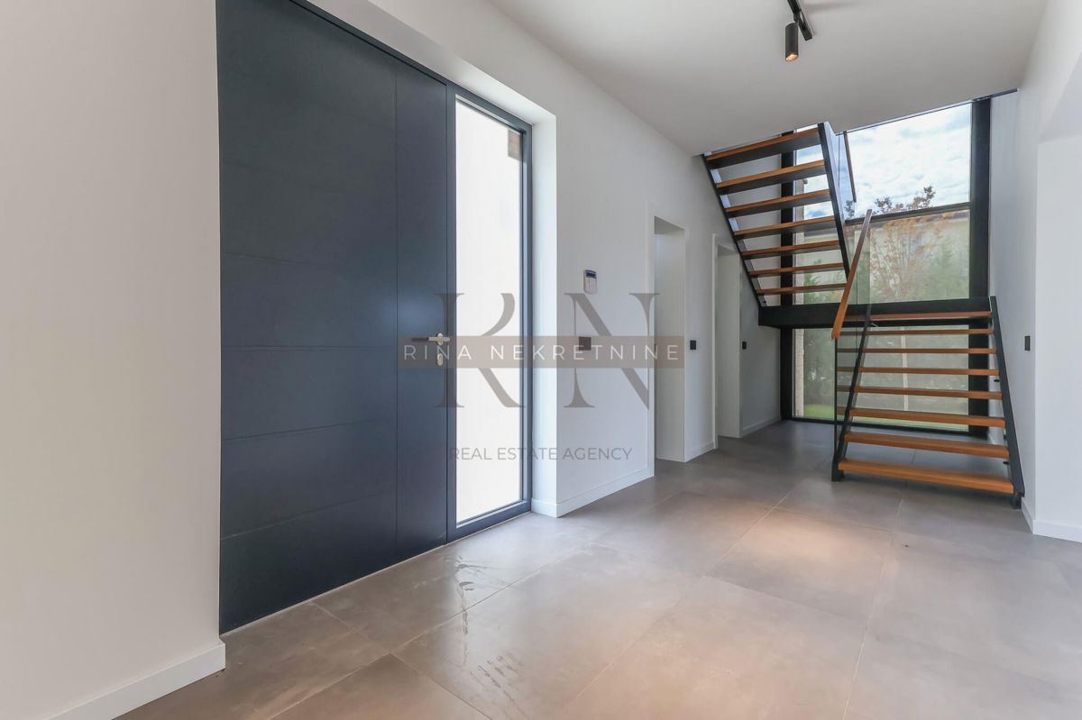 Luksuzna vila Poreč 220 m², bazen, pogled na morje