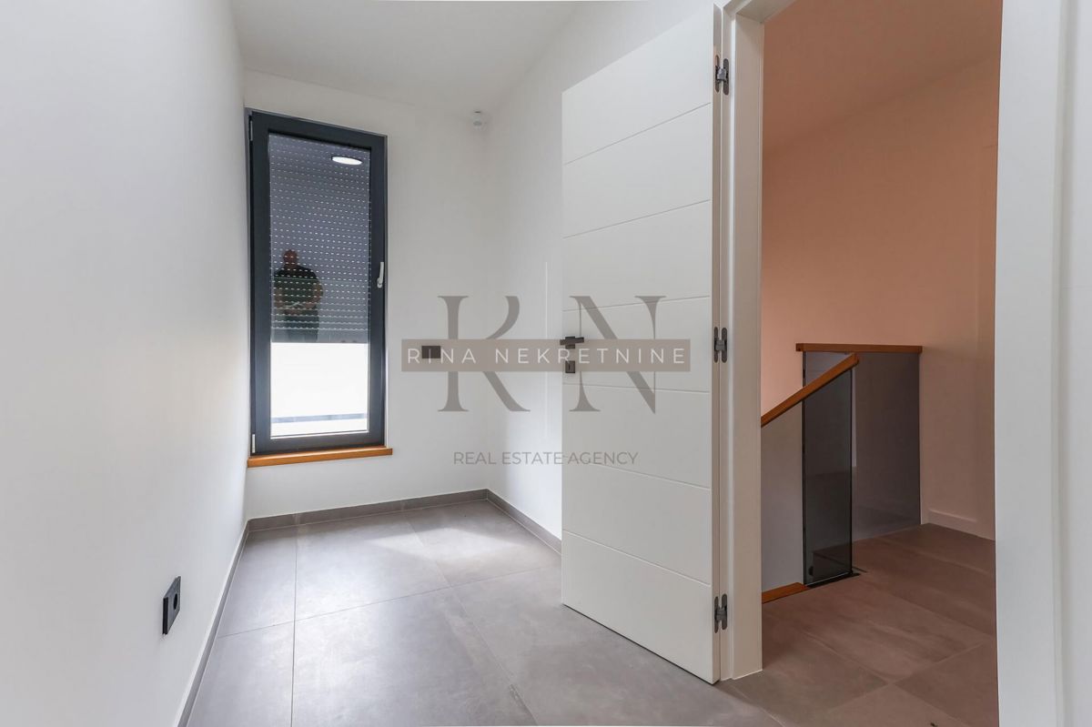 Luksuzna vila Poreč 220 m², bazen, pogled na morje