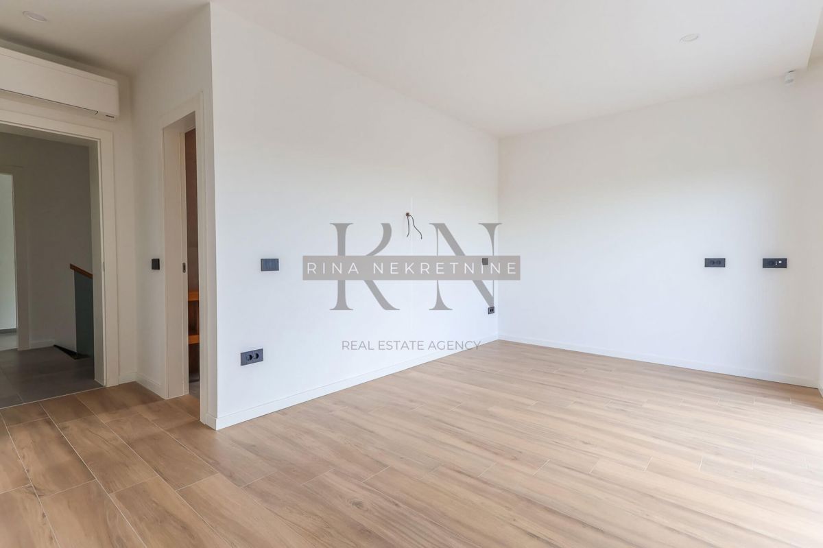 Luksuzna vila Poreč 220 m², bazen, pogled na morje