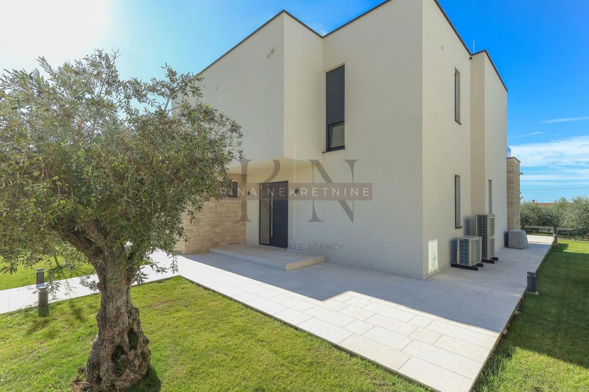 Luksuzna vila Poreč 220 m², bazen, pogled na morje