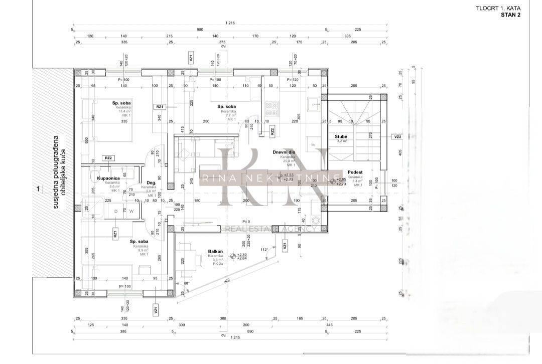 Poreč – opremljeno stanovanje s teraso in parkiriščem