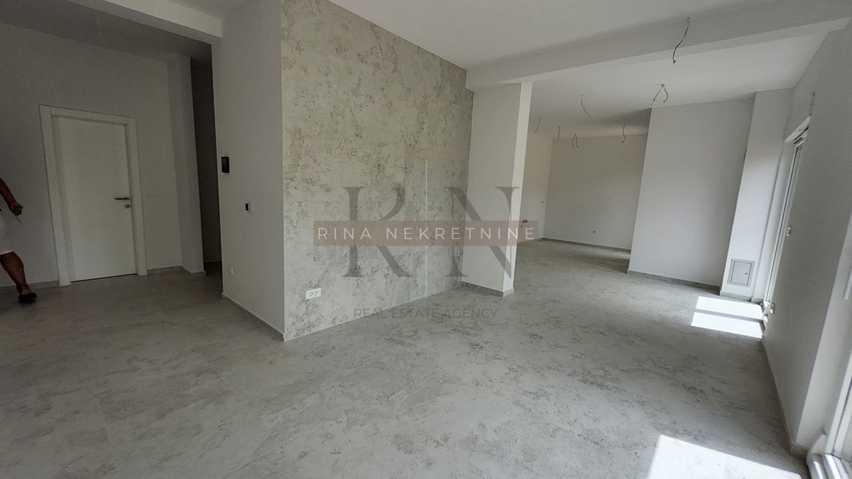 ISTRA - POREČ - TAR, STANOVANJE 88m2+VRT+2 PARKIRNI MESTI