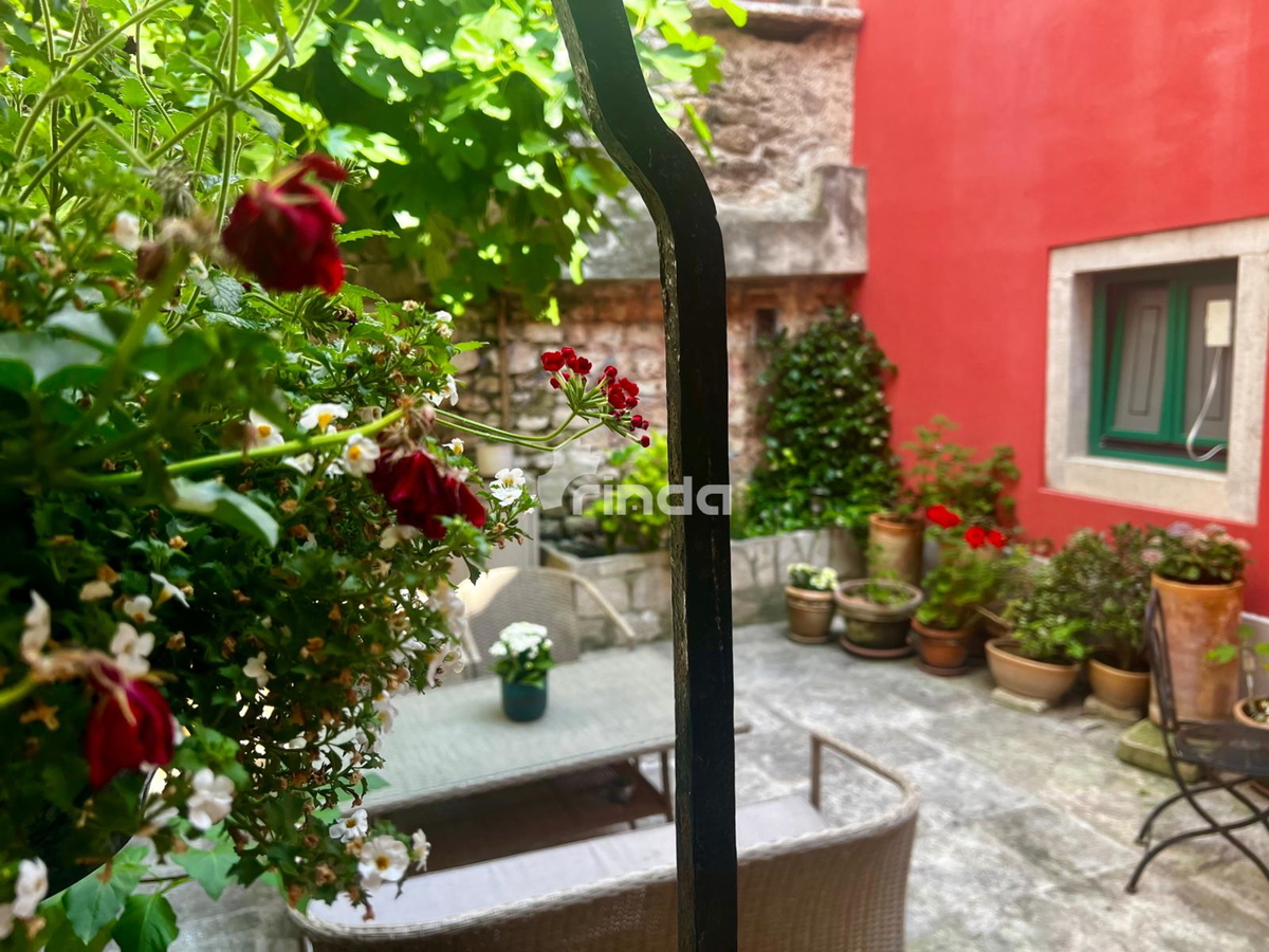Hiša z dvoriščem - Rovinj - Staro mestno jedro - Center - 154 m2
