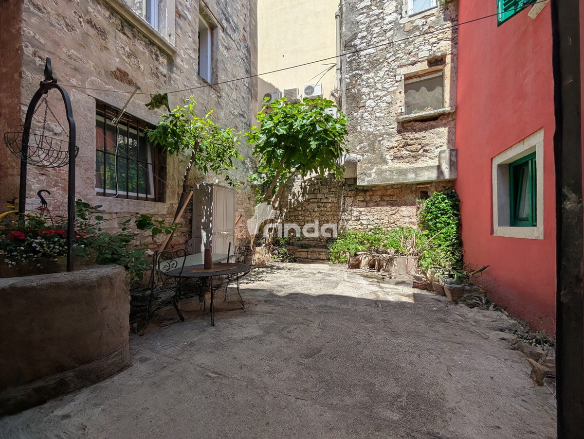 Hiša z dvoriščem - Rovinj - Staro mestno jedro - Center - 154 m2