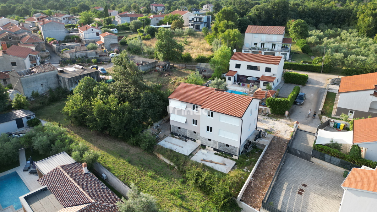 Hiša - Visoki roh bau - Duga uvala - 100 m2 + (50 m2)