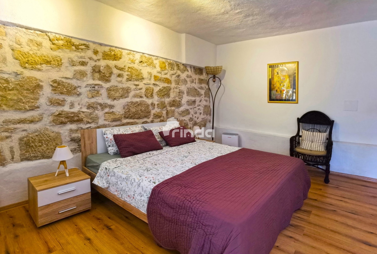 Hiša z bazenom, obdana z zelenimi griči - Motovun okolica - 85 m² + (467 m²)