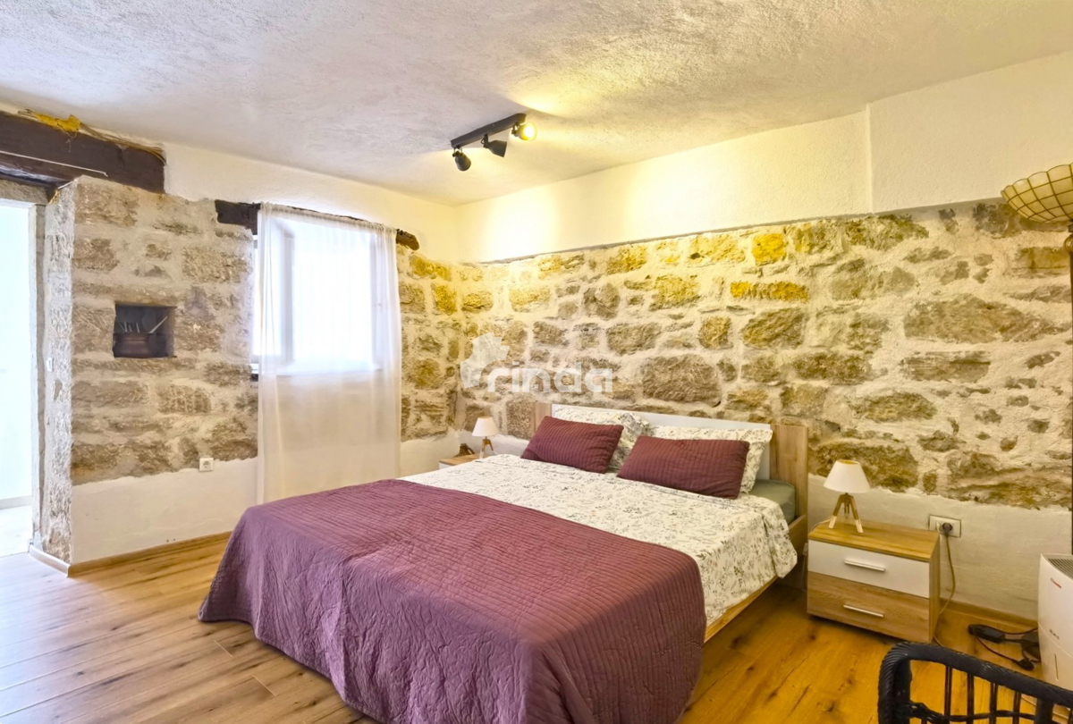 Hiša z bazenom, obdana z zelenimi griči - Motovun okolica - 85 m² + (467 m²)