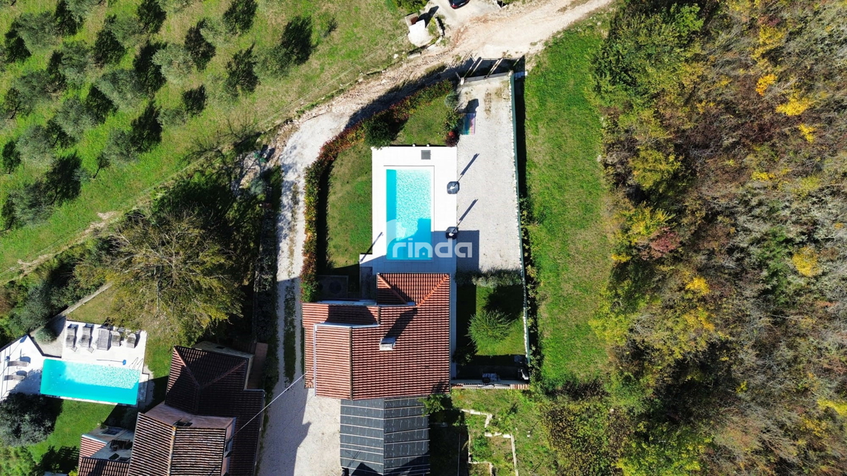 Hiša z bazenom, obdana z zelenimi griči - Motovun okolica - 85 m² + (467 m²)