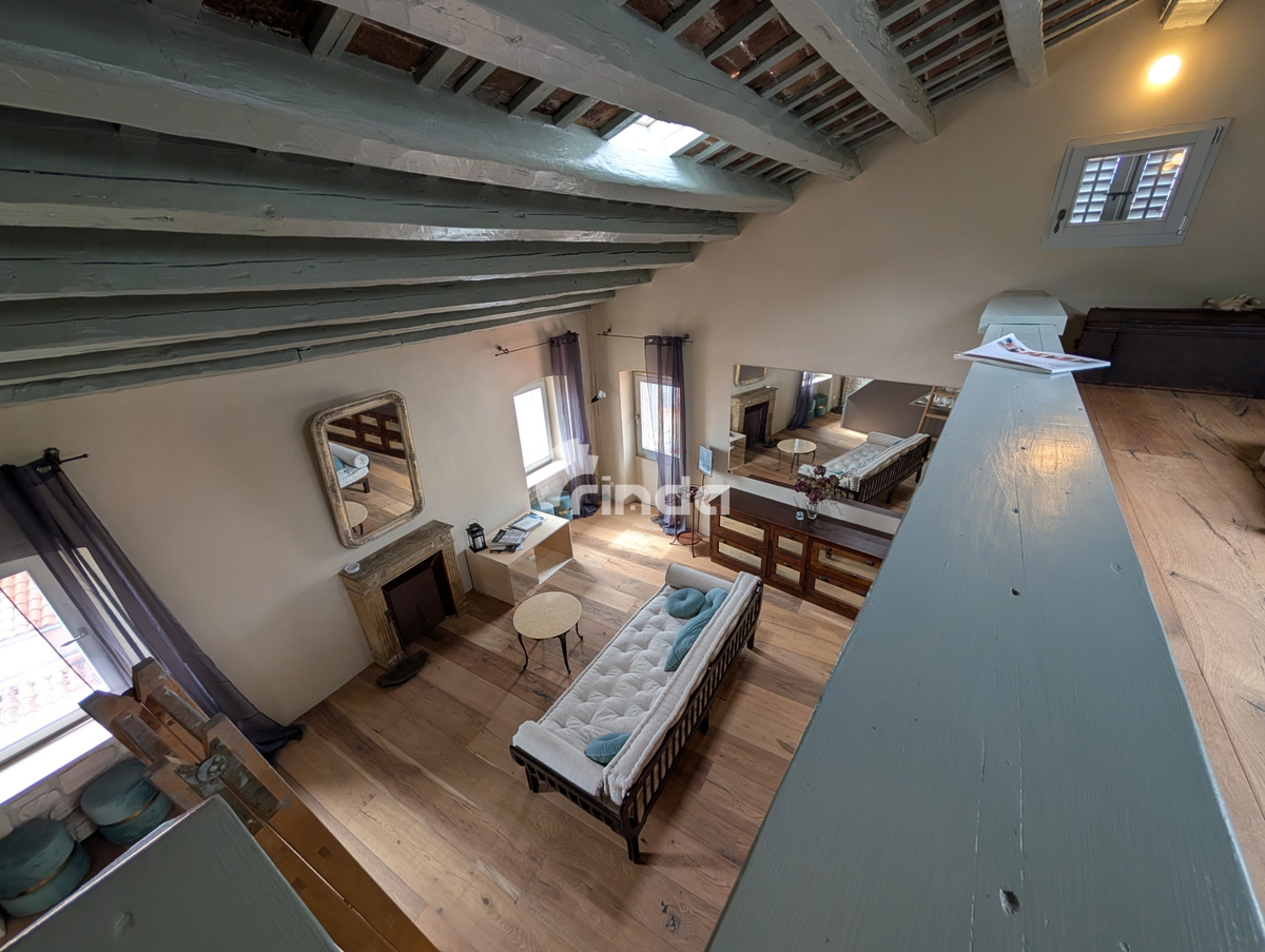 Dvoetažno stanovanje z razgledom na morje v središču starega mestnega jedra - 75 m2