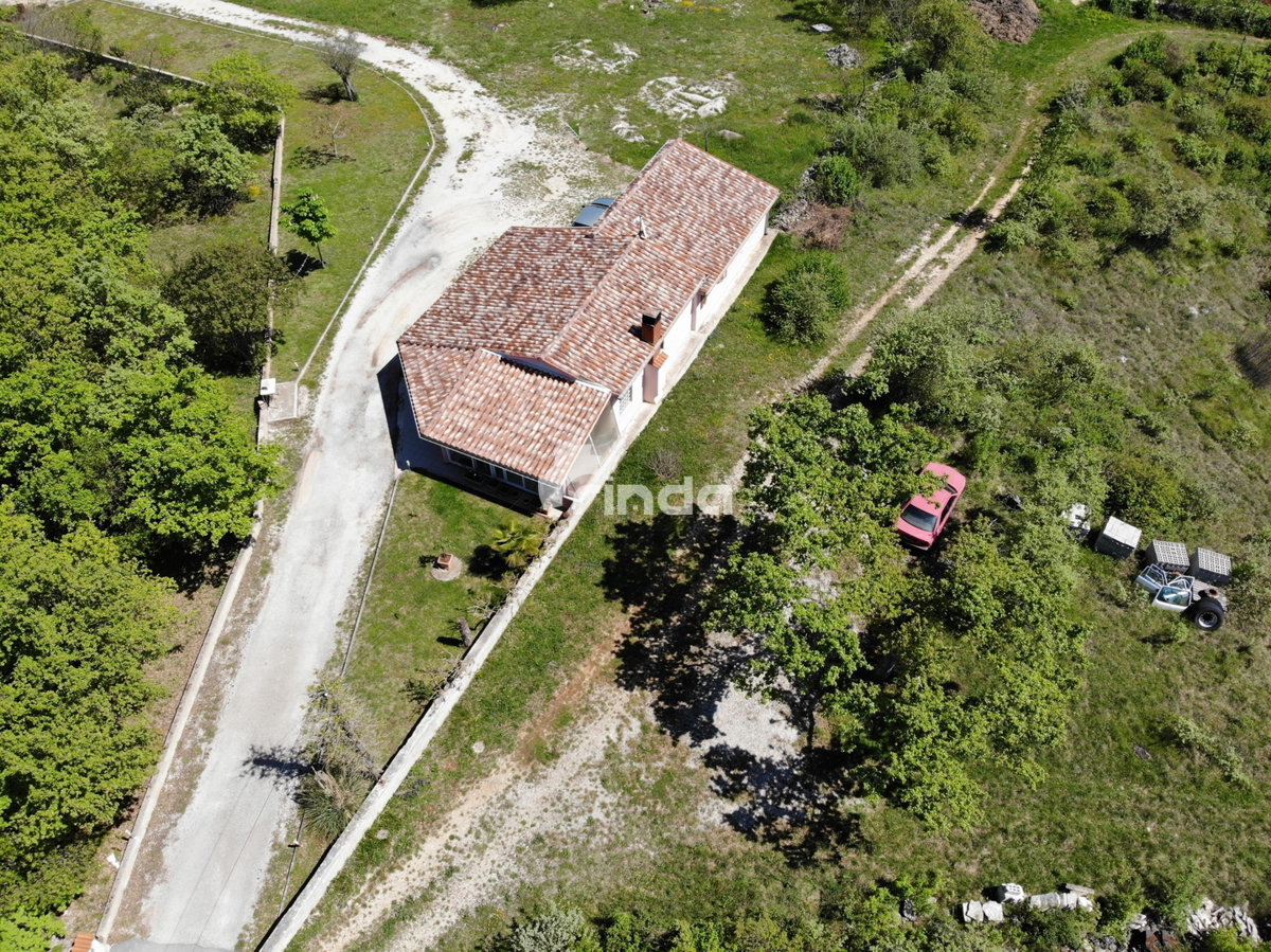 Hiša - Marčana - 124 m2 + (garaža 98 m2) + 26.288 m2 zemljišča