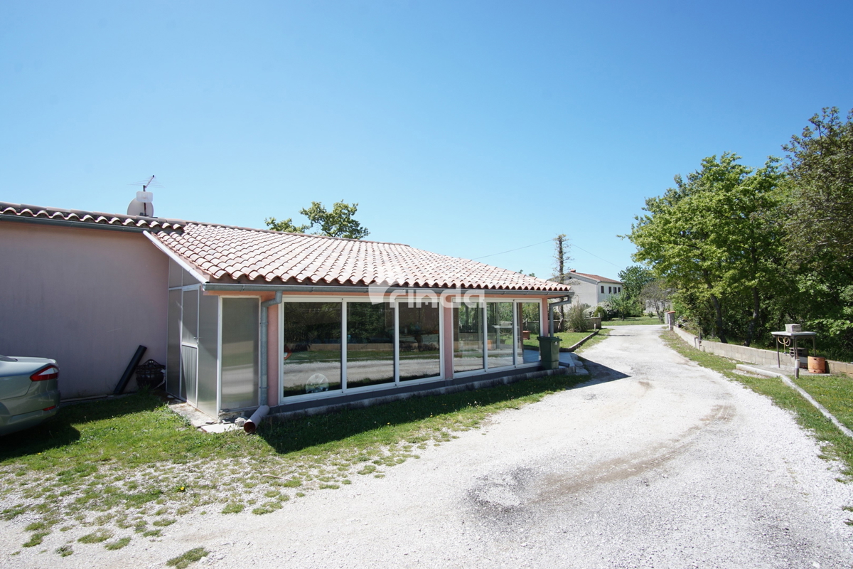 Hiša - Marčana - 124 m2 + (garaža 98 m2) + 26.288 m2 zemljišča