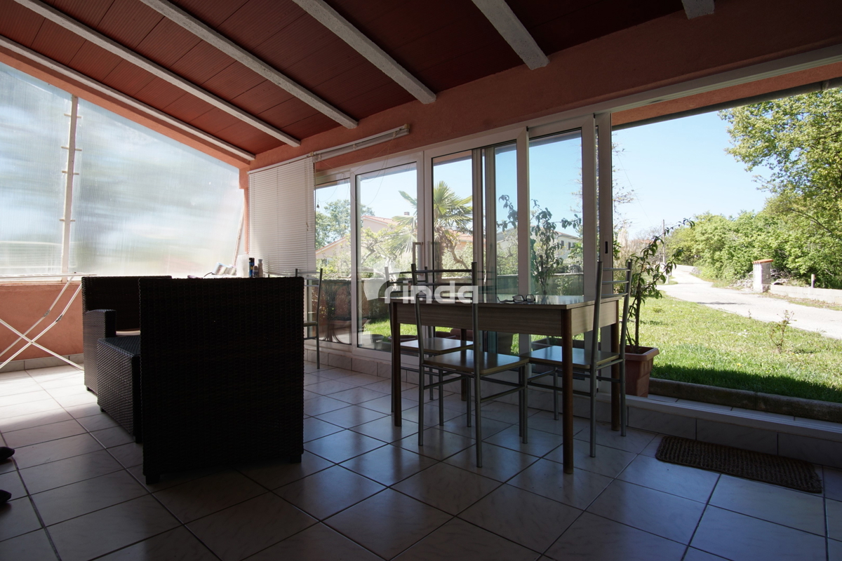 Hiša - Marčana - 124 m2 + (garaža 98 m2) + 26.288 m2 zemljišča