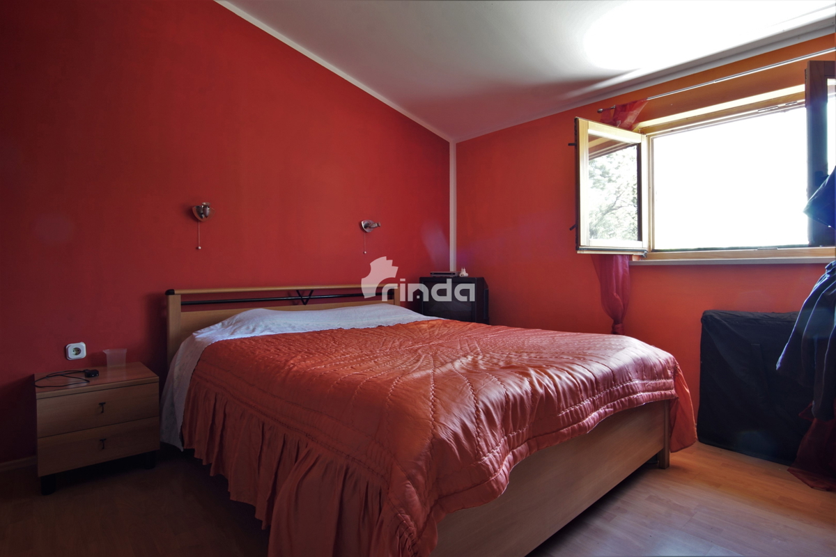 Hiša - Marčana - 124 m2 + (garaža 98 m2) + 26.288 m2 zemljišča