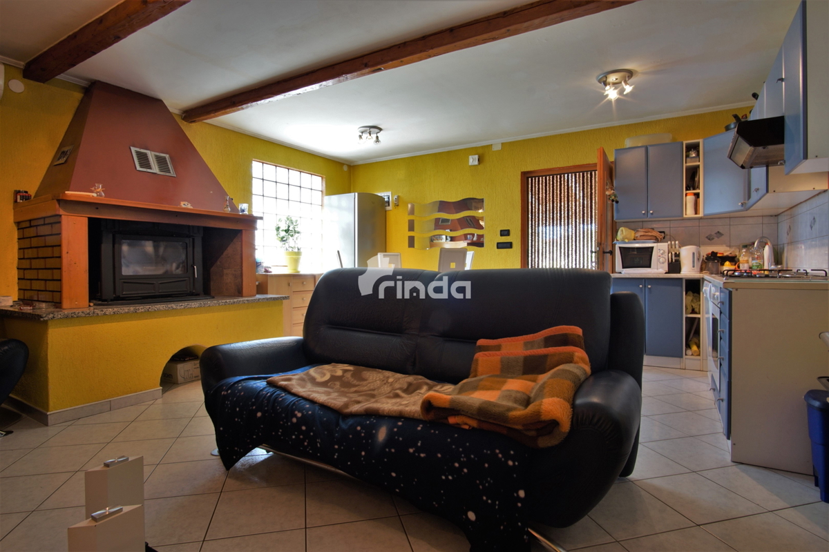 Hiša - Marčana - 124 m2 + (garaža 98 m2) + 26.288 m2 zemljišča