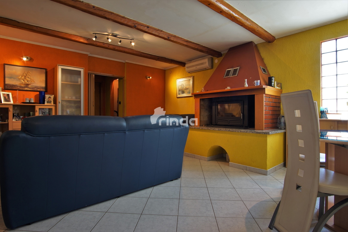 Hiša - Marčana - 124 m2 + (garaža 98 m2) + 26.288 m2 zemljišča