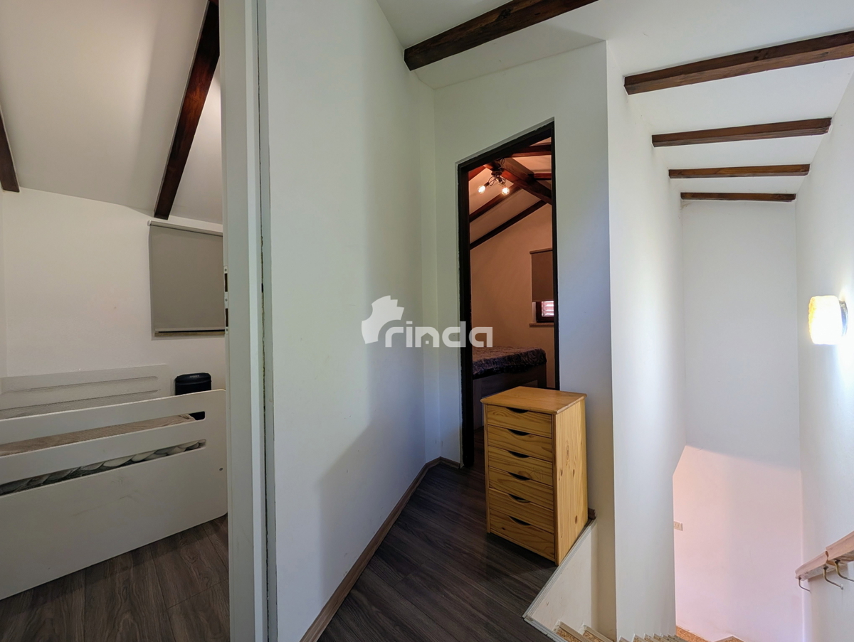 Samostojna hišica z lepo urejenim dvoriščem - Rovinj vas - 84 m2