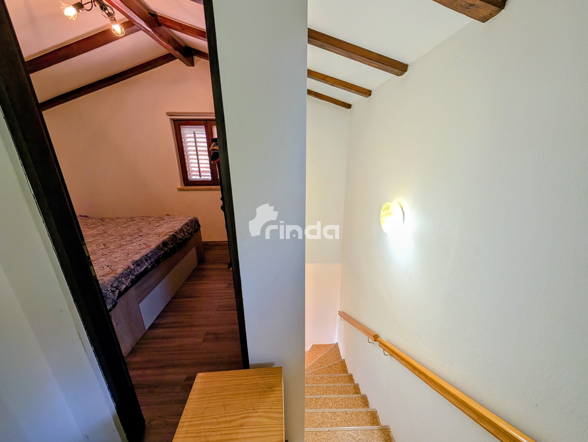 Samostojna hišica z lepo urejenim dvoriščem - Rovinj vas - 84 m2