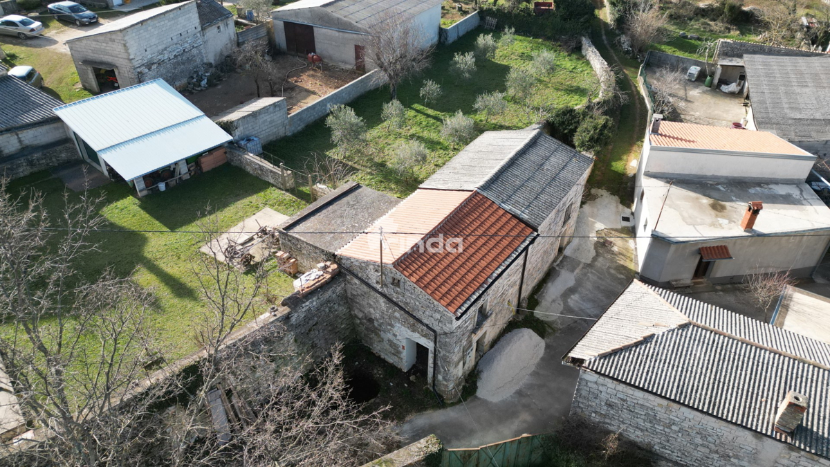 Stara istarska kuća - poludovršena - Kanfanar - 50m2