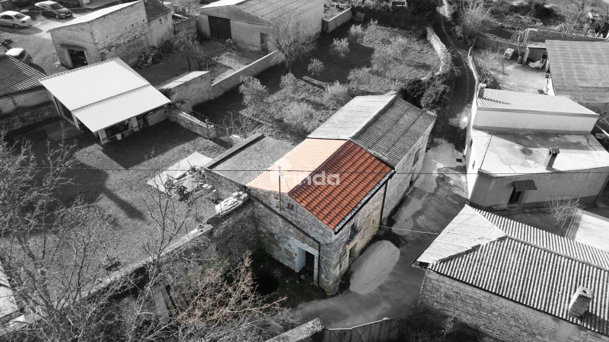 Stara istarska kuća - poludovršena - Kanfanar - 50m2
