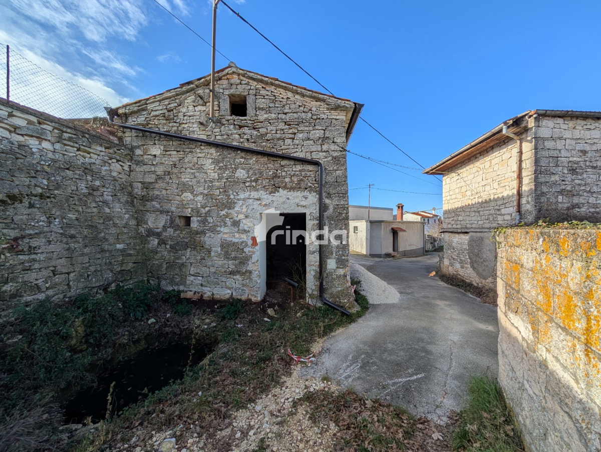 Stara istarska kuća - poludovršena - Kanfanar - 50m2