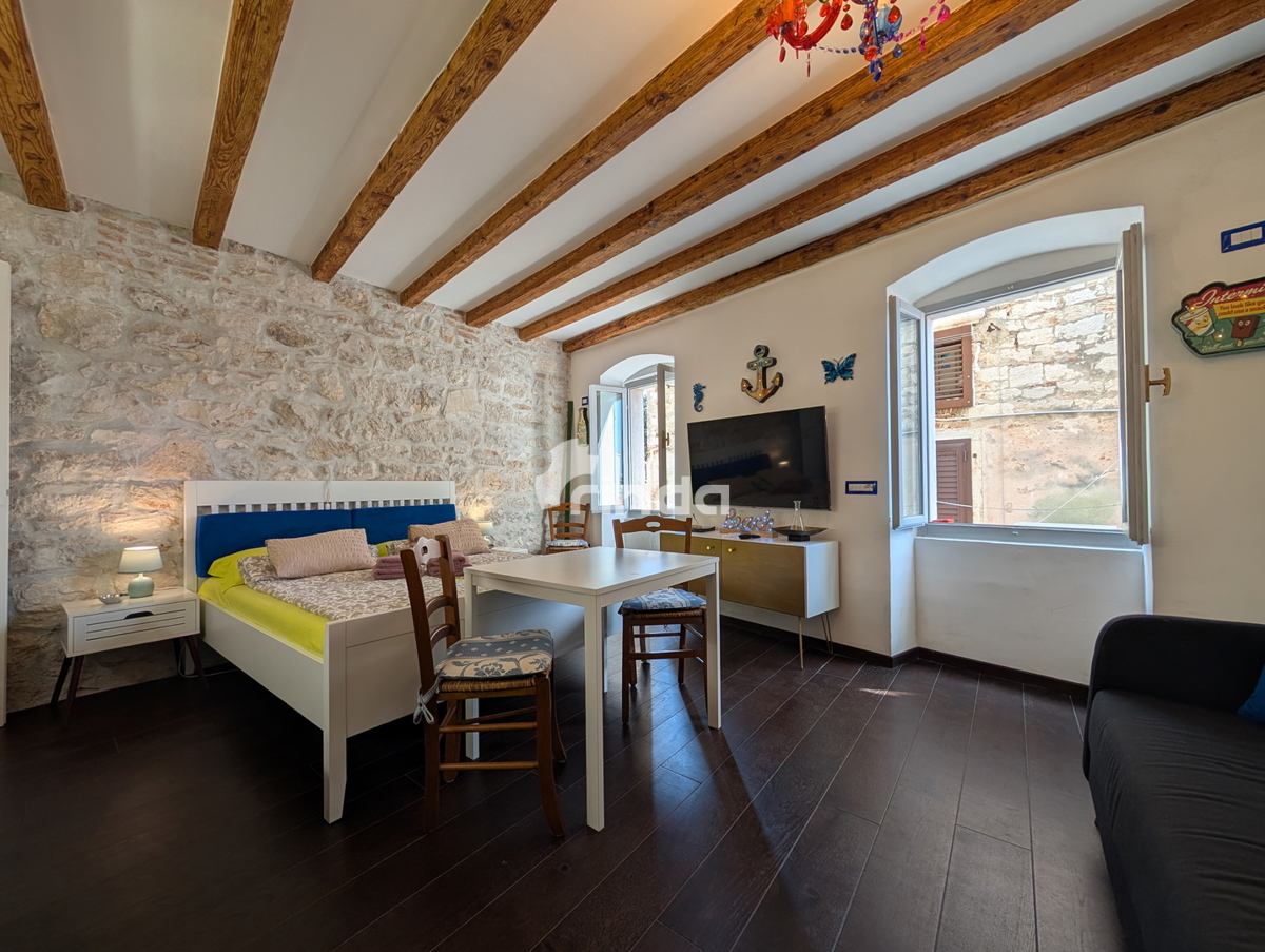 Stanovanje z razgledom na morje - Rovinj - Center - Staro mestno jedro - 26,40 m2