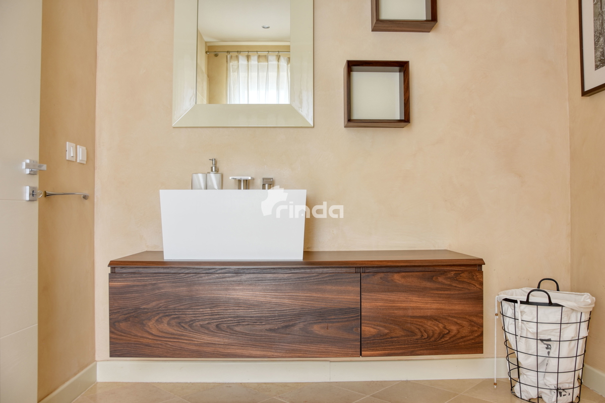 Vaše zasebno počitniško zatočišče na zahodni obali Istre - 200 m2 + (bazen 54 m2)