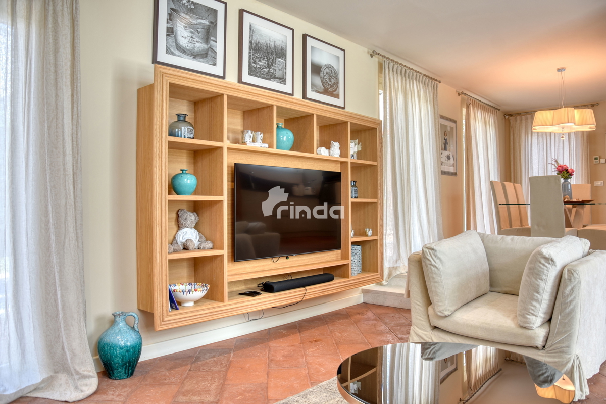 Vaše zasebno počitniško zatočišče na zahodni obali Istre - 200 m2 + (bazen 54 m2)