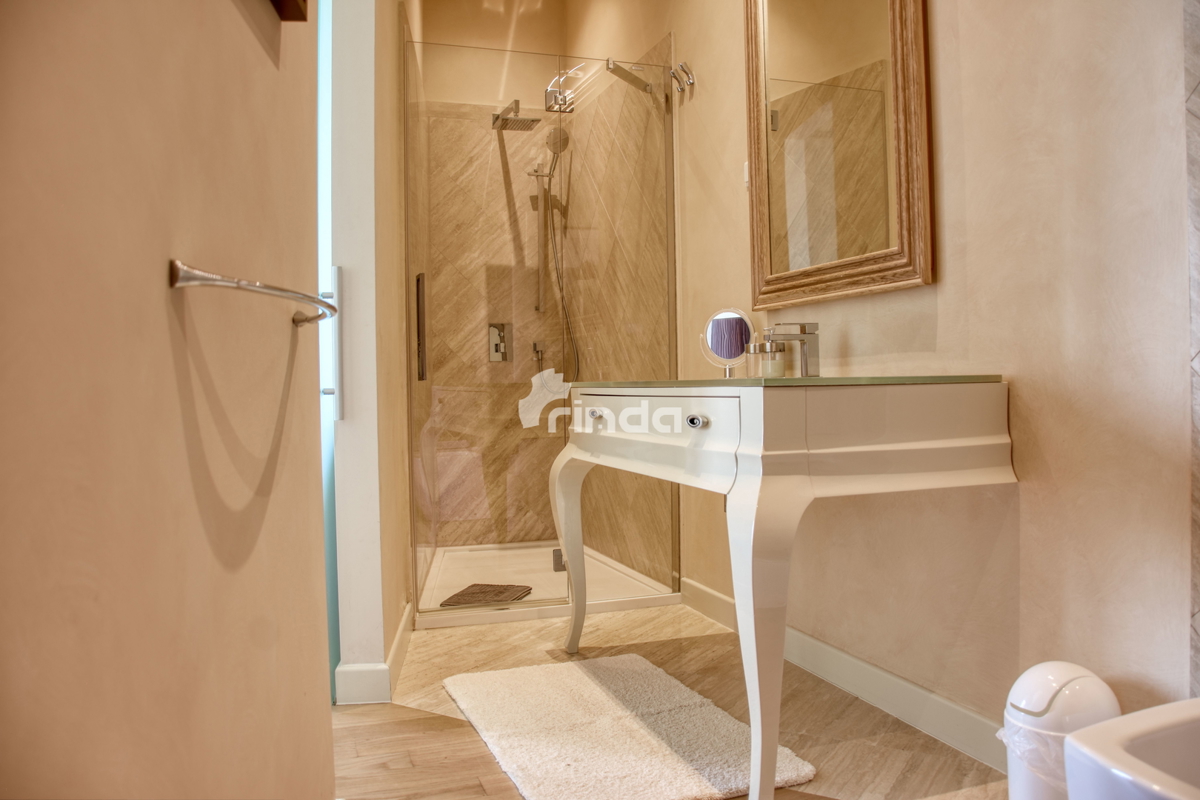 Vaše zasebno počitniško zatočišče na zahodni obali Istre - 200 m2 + (bazen 54 m2)