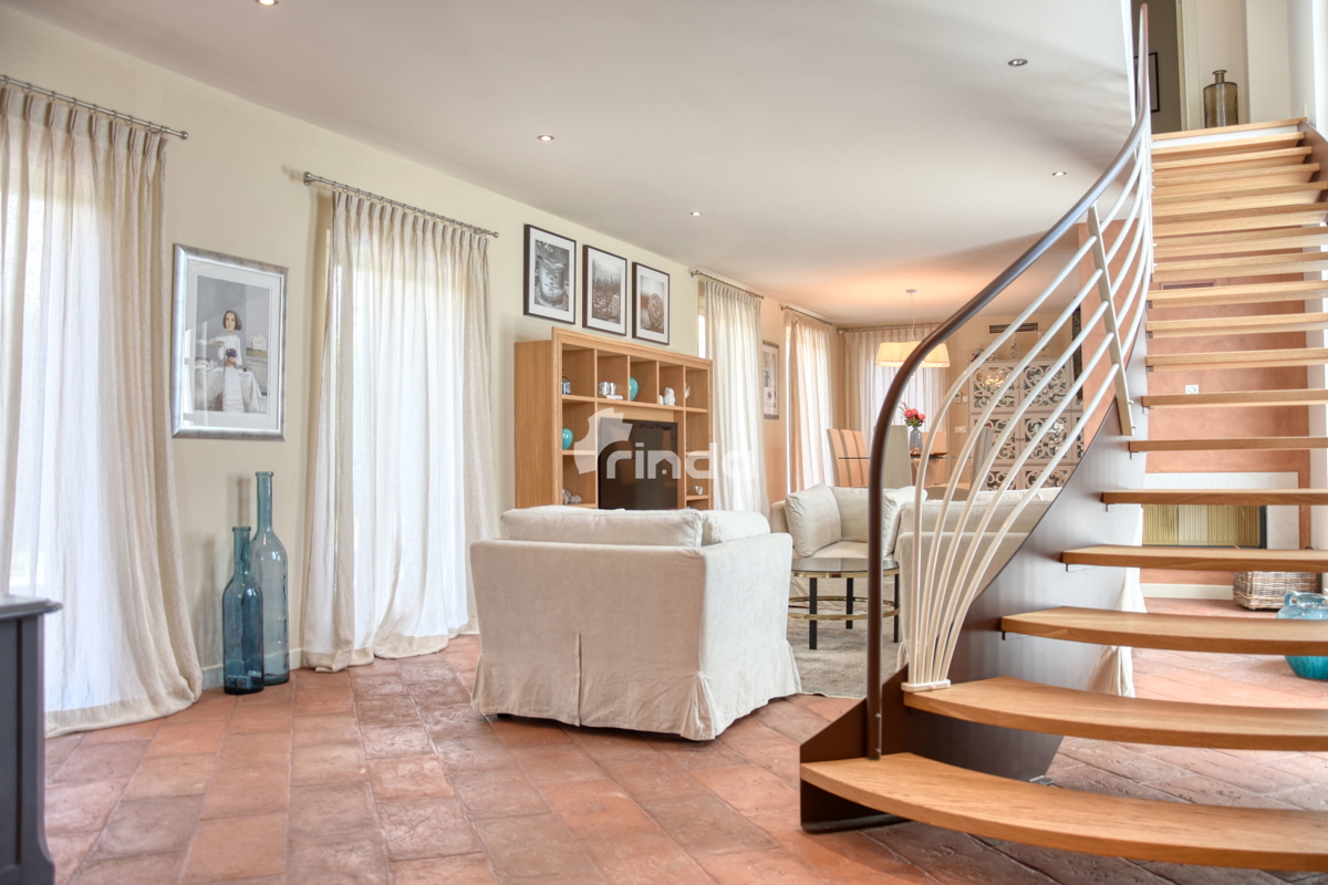 Vaše zasebno počitniško zatočišče na zahodni obali Istre - 200 m2 + (bazen 54 m2)